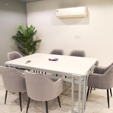 Luxe Suites Bahria Town Lahor Kültér fotó