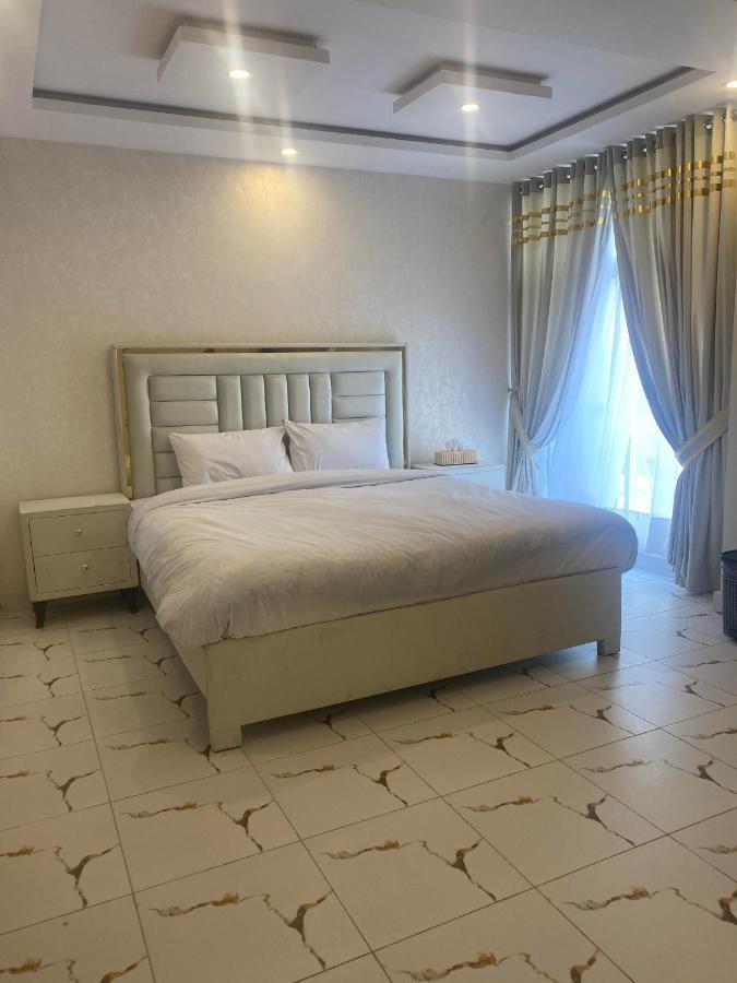 Luxe Suites Bahria Town Lahor Kültér fotó