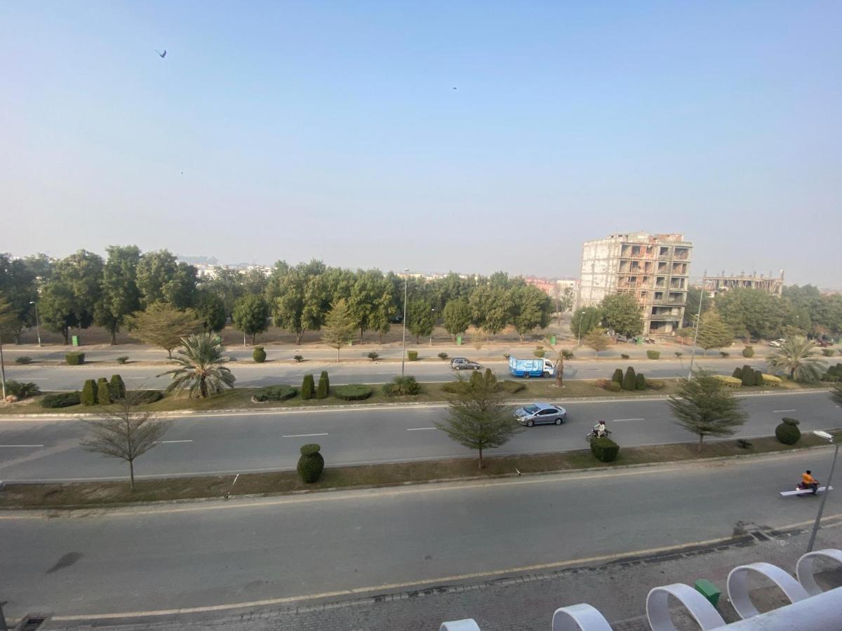 Luxe Suites Bahria Town Lahor Kültér fotó