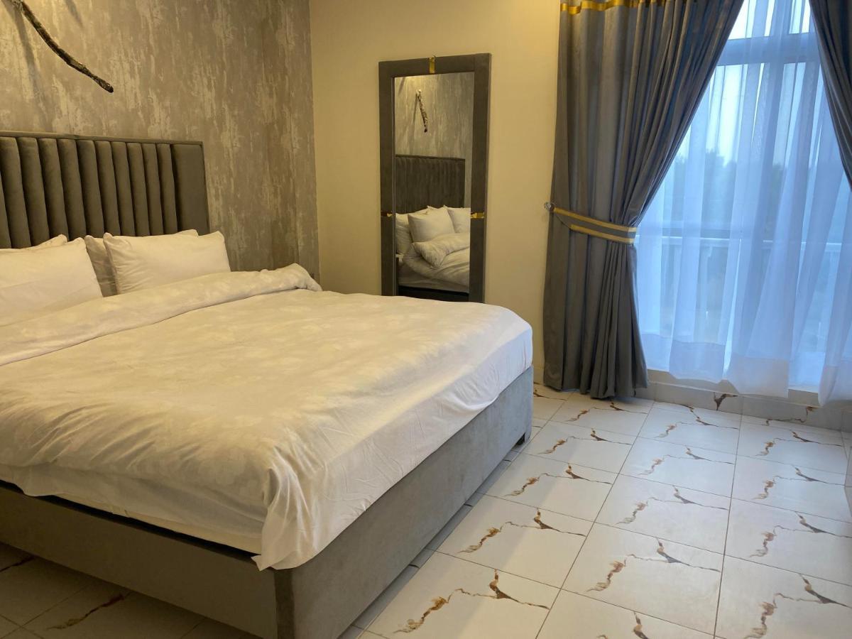 Luxe Suites Bahria Town Lahor Kültér fotó